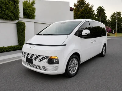 Hyundai Staria 