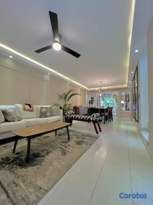 casas - Casa de 3 niveles en Venta en El Millon 6