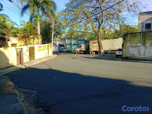 solares y terrenos - Se vende terreno comercial Santo Domingo Oeste cerquita de 27 de febrero prol.  7