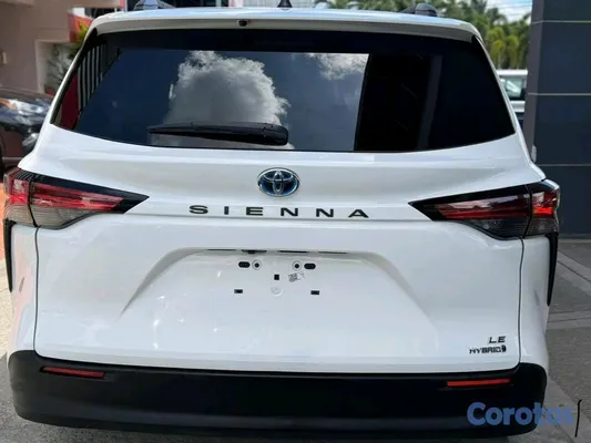 jeepetas y camionetas - TOYOTA SIENNA LE HYBRID  5