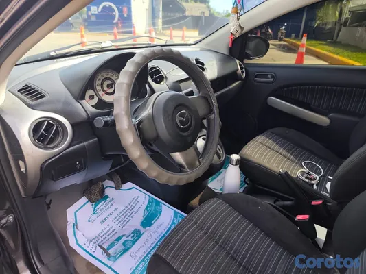 carros - Mazda Demio año 2010 Negociable RD 380,000.00 10