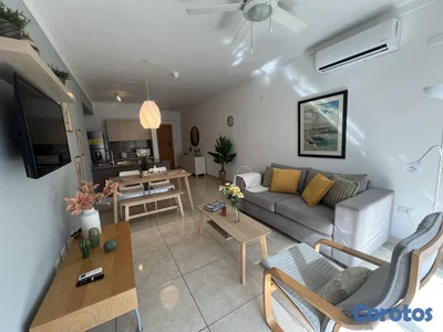 Apartamento en Alquiler en Naco Amueblado de UNA H