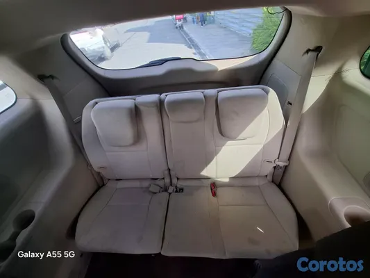 jeepetas y camionetas - Kia Sedona V6 2015  10