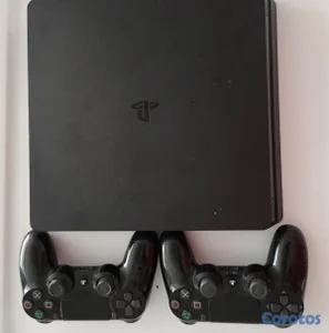PlayStation 4 Slim (1TB + 2 Controles)