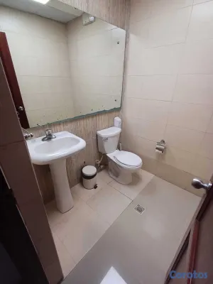 oficinas y locales comerciales - Alquilo Local  1er piso 110 mts en Julieta 11