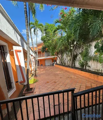 casas - Amplia y exclusiva propiedad  proximo al cety Center de Santo Domingo  este 11