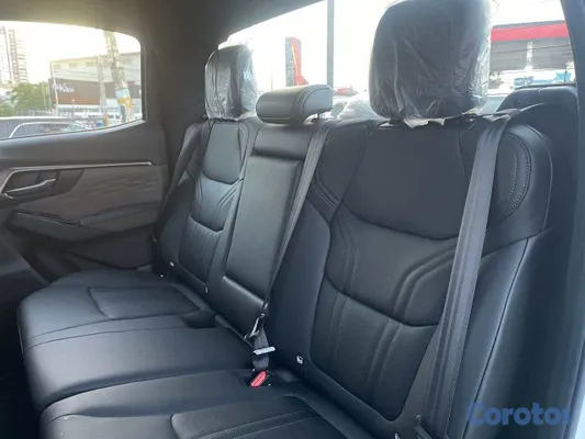 jeepetas y camionetas - Isuzu D-Max 2027 10