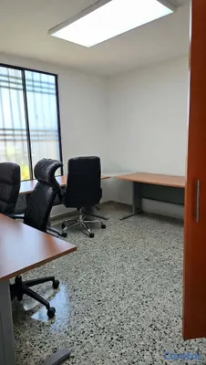 oficinas y locales comerciales - Oportunidad de Alquiler Casa en los Prados ideal oficina. Negocios varios 4