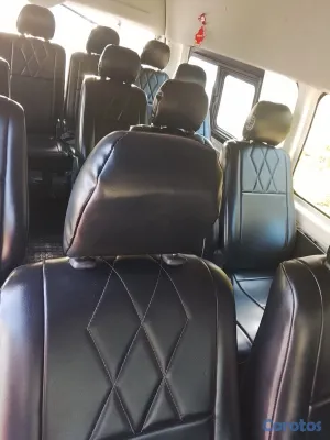 otros vehiculos - Toyota Hiace  7