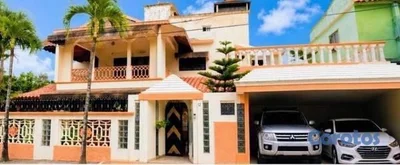 Vendo casa en Los Trinitarios II.