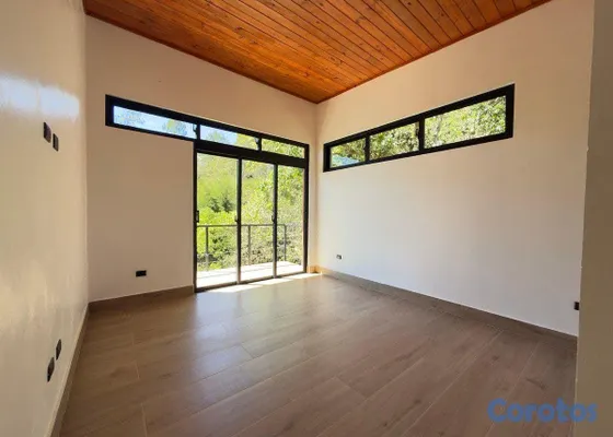casas vacacionales y villas - En Venta Villa en Constanza en Proyecto Cerrado 8