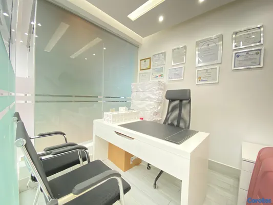 oficinas y locales comerciales - plaza Roaldy en el Millon local 96 metros con aires  10
