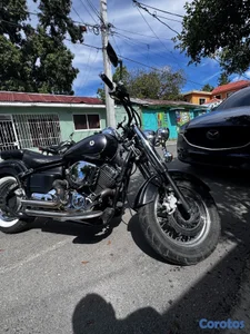 YAMAHA V STAR 650.