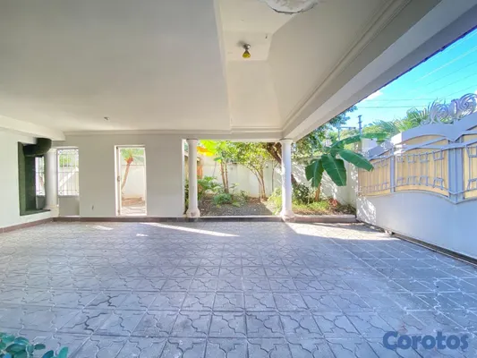casas - casa en los Casicasgo de 4 hab . patio dos niveles y Jardin  17