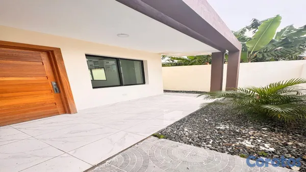 casas - Casa en Venta en la Autopista de San Isidro 6