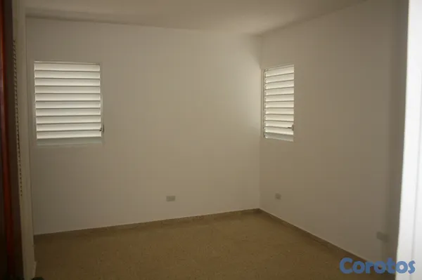 oficinas y locales comerciales - Local Comercial el Retiro casi esq A.Lincoln EnsPa 3