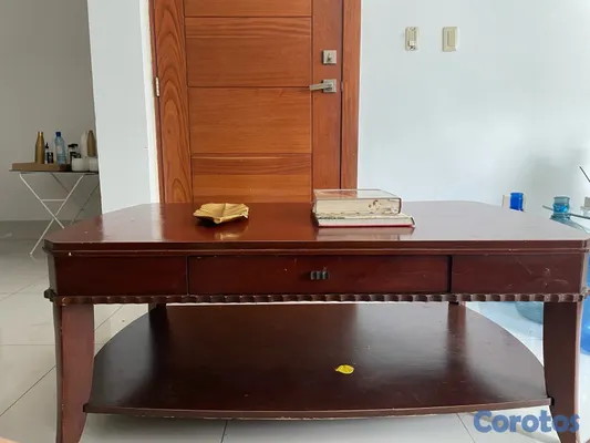 muebles y colchones - Mesa de Centro de Madera Clásica  2