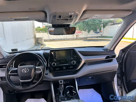 jeepetas y camionetas - Toyota highlander 2022 XLE 4x4 11