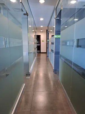oficinas y locales comerciales - Alquilo oficina  edifcorporativo arroyo hondo viej 10