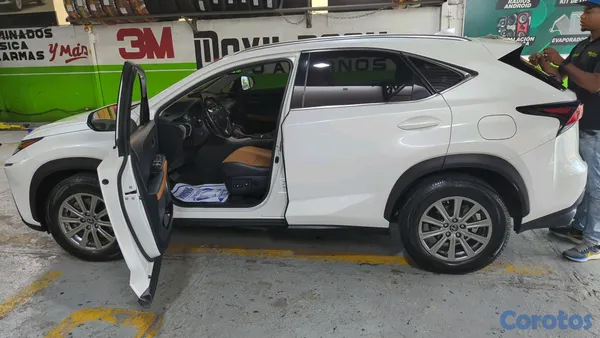 jeepetas y camionetas - vendo Lexus NX300 clean 4
