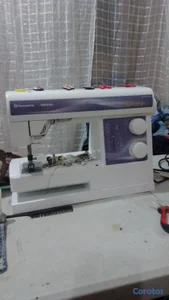 Máquina de coser Husgvarna viking Emma 