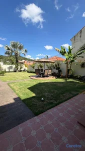 Residencia en Los Cerros | Patio Enorme, Doble Cocina y Terraza para Celebracion