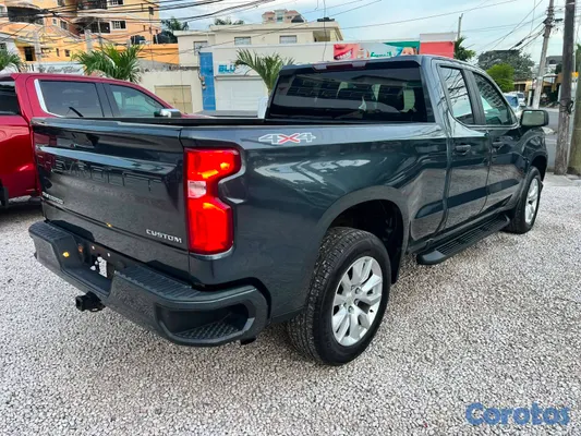 jeepetas y camionetas - CHEVROLET SILVERADO 1500 CUSTOM 2022 5