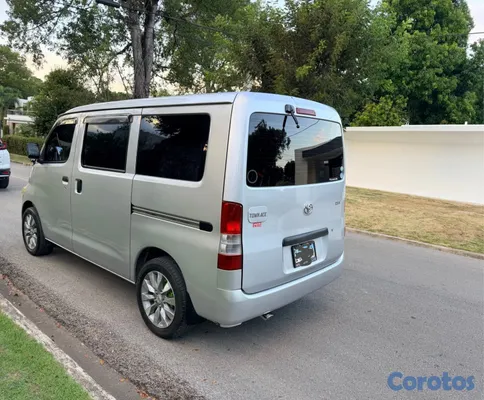 jeepetas y camionetas - Toyota town ace 2015 12
