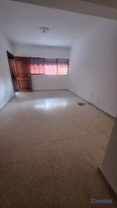 APARTAMENTO EN ALQUILER – LOS RESTAURADORES. Primer nivel.
