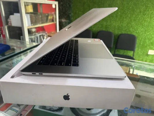 computadoras y laptops - MacBook Pro 3