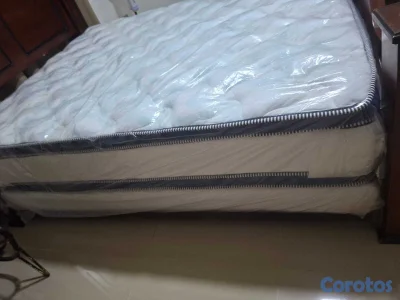 Cama en caoba y colchon