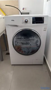 Lavadora TCL de Carga Frontal con Vapor