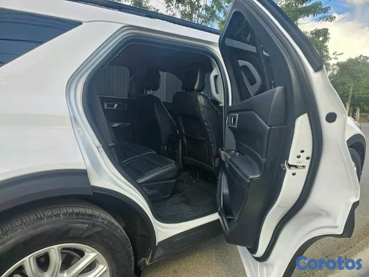 jeepetas y camionetas - Ford Explorer xlt 2023 6