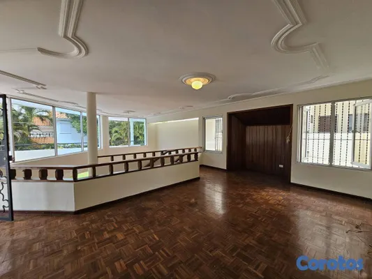 casas - Casa de 5 habitaciones 4 baños 4 parqueos en alqui 9