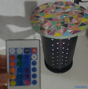 MESA CON LUCES DE COLORES