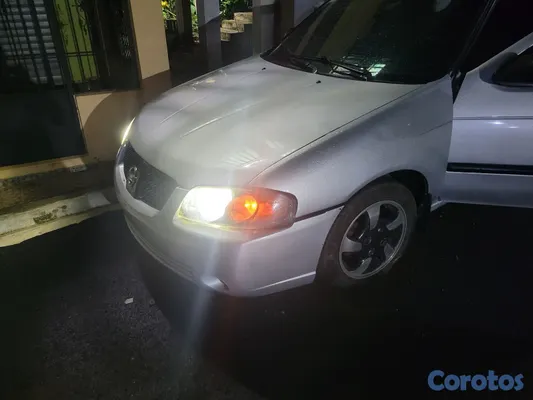 carros - Nissan Sentra B15 2005  10