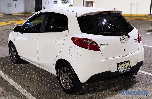 carros - Mazda Demio 2013 8