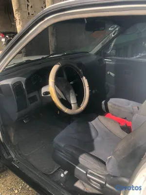 jeepetas y camionetas - De venta camioneta de gasoil Nissan Urvan RD$400,0 5