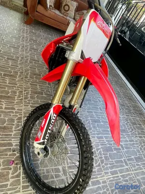 motores y pasolas - si, a nombre del único dueño que ha tenido. excelente condiciones casi nuevo  2