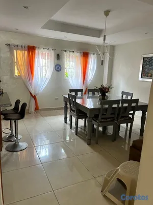 casas - vendo casa residencial Santo Domingo próximo a Isabela Aguilar tres habitaciones 3