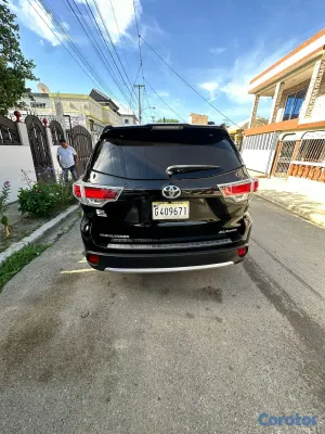 jeepetas y camionetas - Excelentes condiciones, millas originales 9