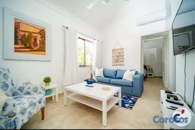 Gran Villa con Piscina, de 3 Habitaciones, Amuebla