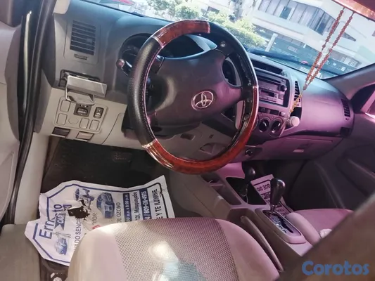 jeepetas y camionetas - Toyota Hilux 2009 7