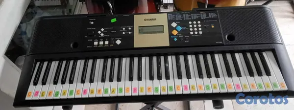 instrumentos musicales - Piano Yamaha YPT-220 - 61teclas Incluye: manual y  5
