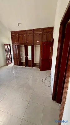 casas - Se alquila amplia propiedad para vivienda/negocio en Av. Circunvalación San Juan 14