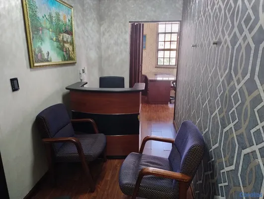 oficinas y locales comerciales - Local de oficina en venta centrico 4