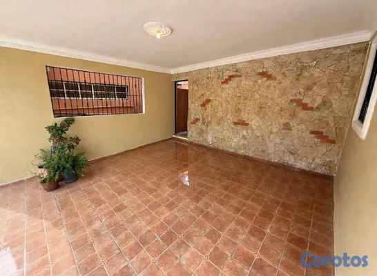 casas - Casa de 2 niveles en venta en Villa Aura 5