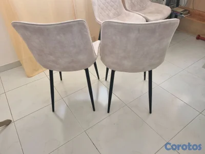 Sillas modernas de ILUMEL