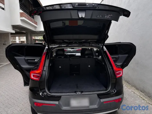 jeepetas y camionetas - VOLVO XC40 T5 MOMENTUM AWD 2022  Volvo XC40 T5 Mom 2