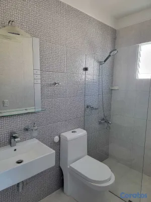 apartamentos - RENTO COMODO APART 4TO NIVEL: 3 HAB, 2 BAÑOS, PARQ 6